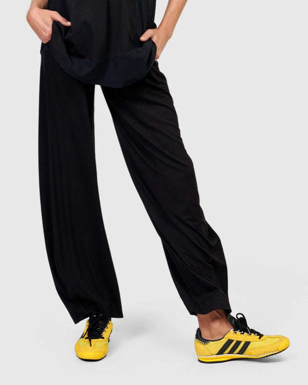Essential Flow Pants, Black